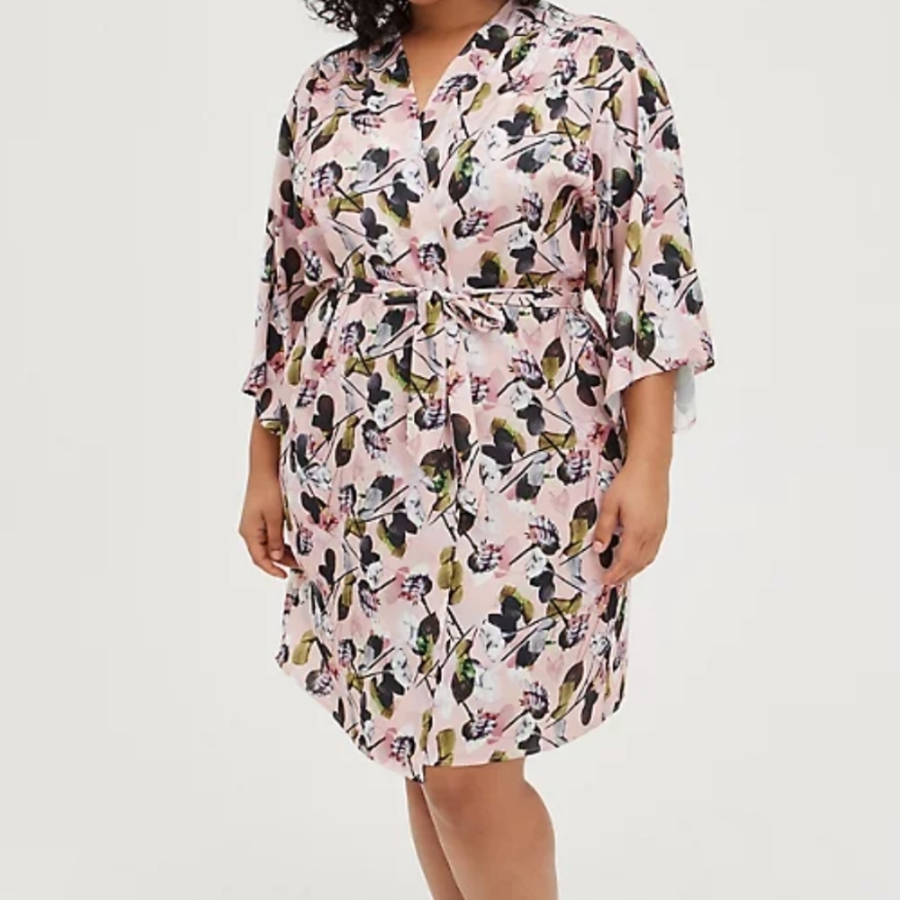 🆕🌺 1X/2X SATIN PINK ROSES SELF TIE MIDI ROBE🌺 - Picture 2 of 7